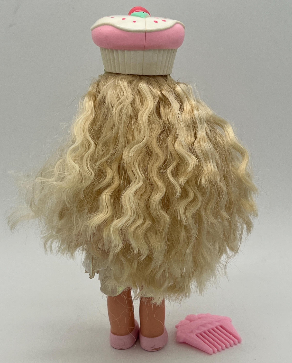 Vintage Mattel  Cherry Merry Muffin doll with comb from series 2