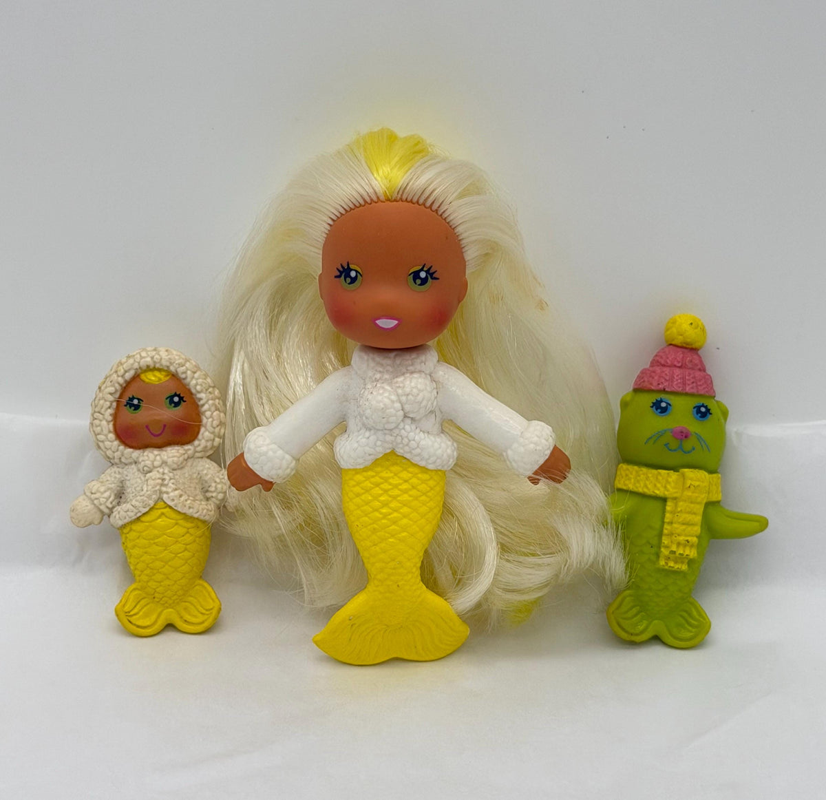 1983 Kenner Sea Wees Icy-Gals Shelly with Baby Pearl and Shivers SeaLion