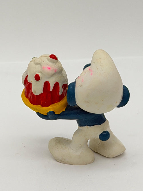1978 Smurfs Cake Smurf Schleich Peyo PVC mini figure