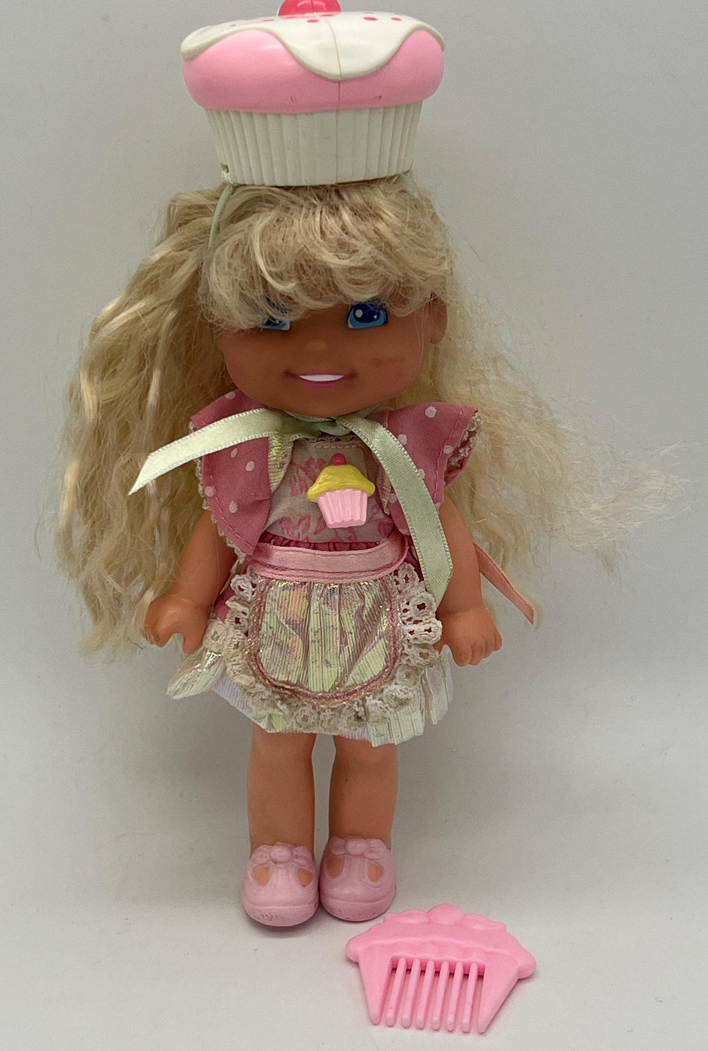 Vintage Mattel  Cherry Merry Muffin doll with comb from series 2