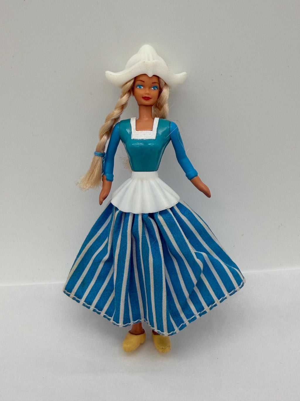 Vintage 90s McDonald’s Happy Meal toy Dutch Barbie - loose