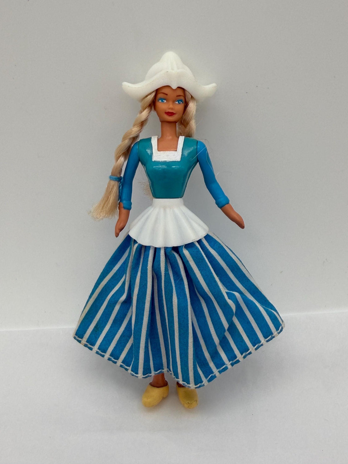 Vintage 90s McDonald’s Happy Meal toy Dutch Barbie - loose