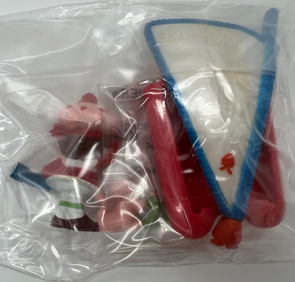 Vintage Kenner Strawberry Shortcake and Custard Deluxe sailboat mini figure, sealed, complete