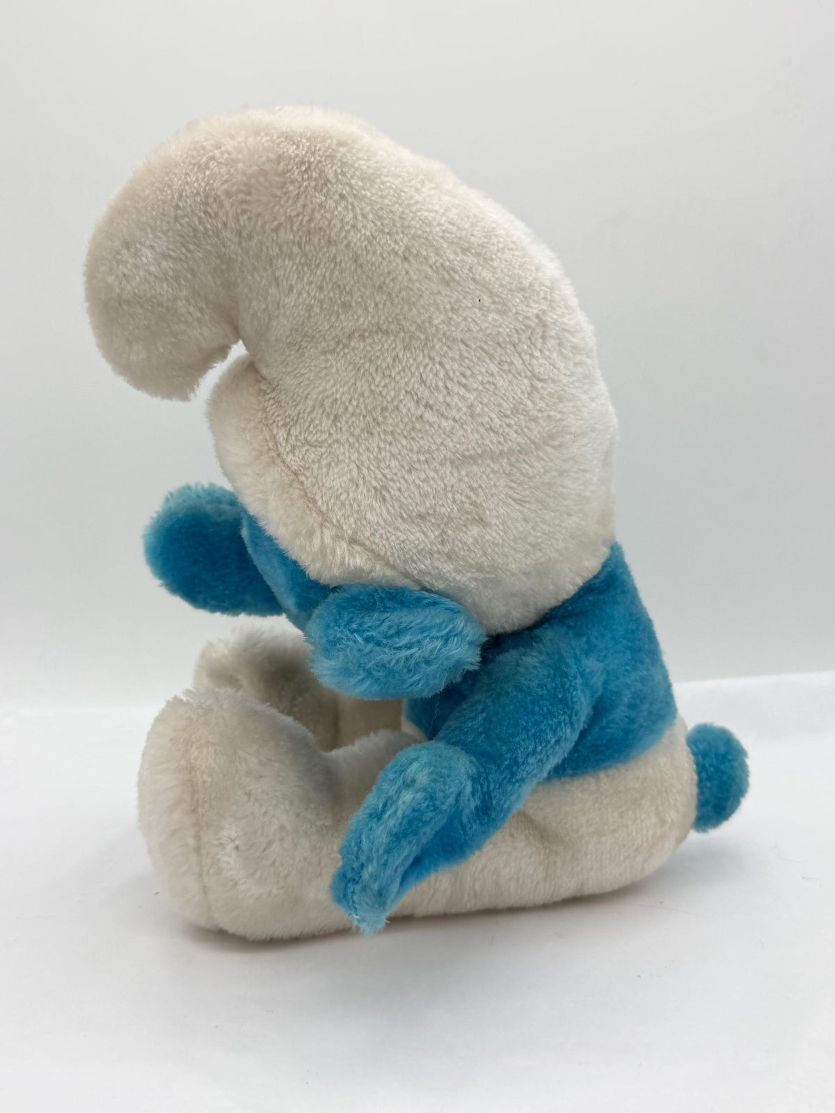 1978 Peyo / Wallace Berrie  Smurfs plush doll