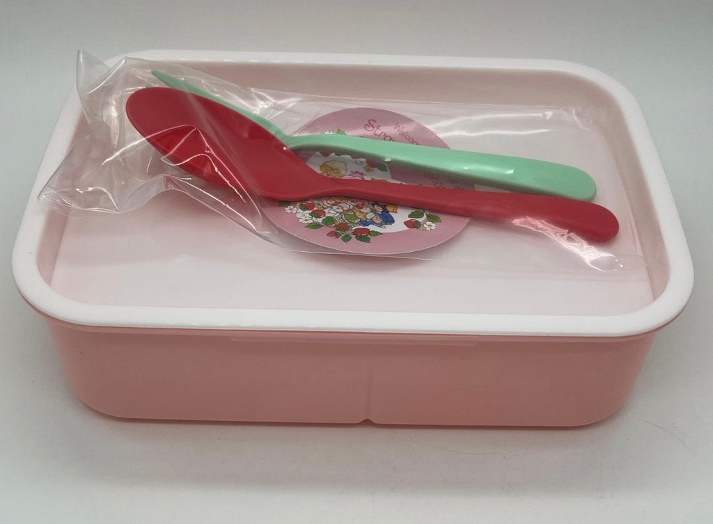 Strawberry Shortcake BPA-free lunch/ bento box with handles