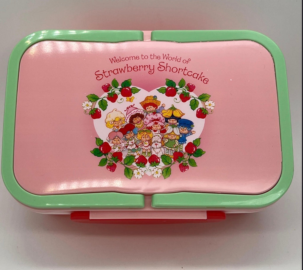 Strawberry Shortcake BPA-free lunch/ bento box with handles