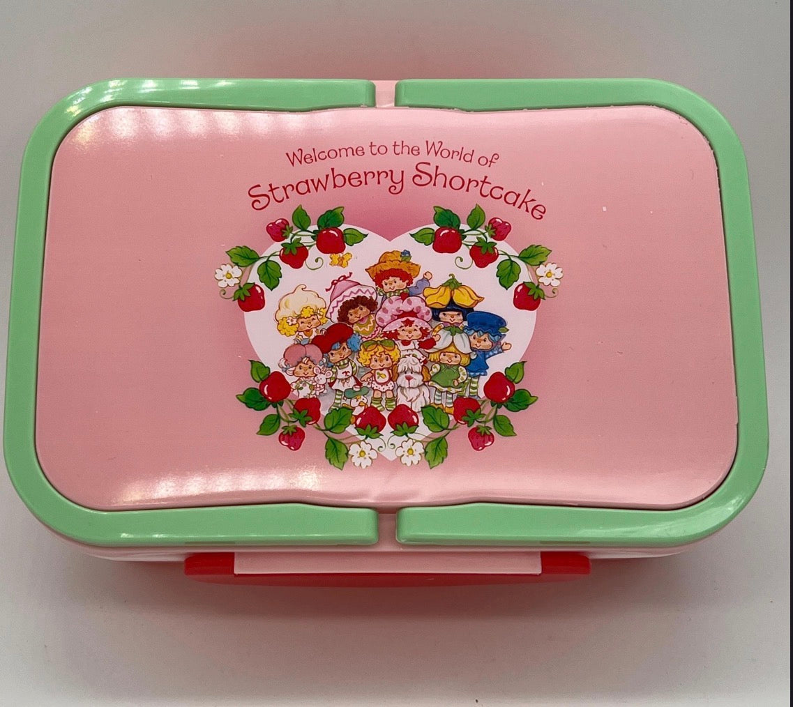 Strawberry Shortcake BPA-free lunch/ bento box with handles