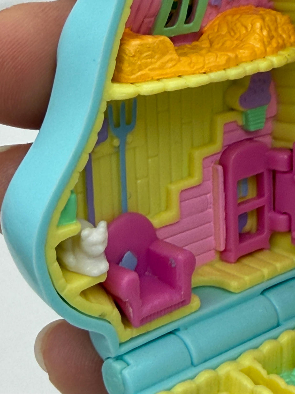 1995 Vintage Polly Pocket Bluebird Toys Pony Sisters tiny compact as is