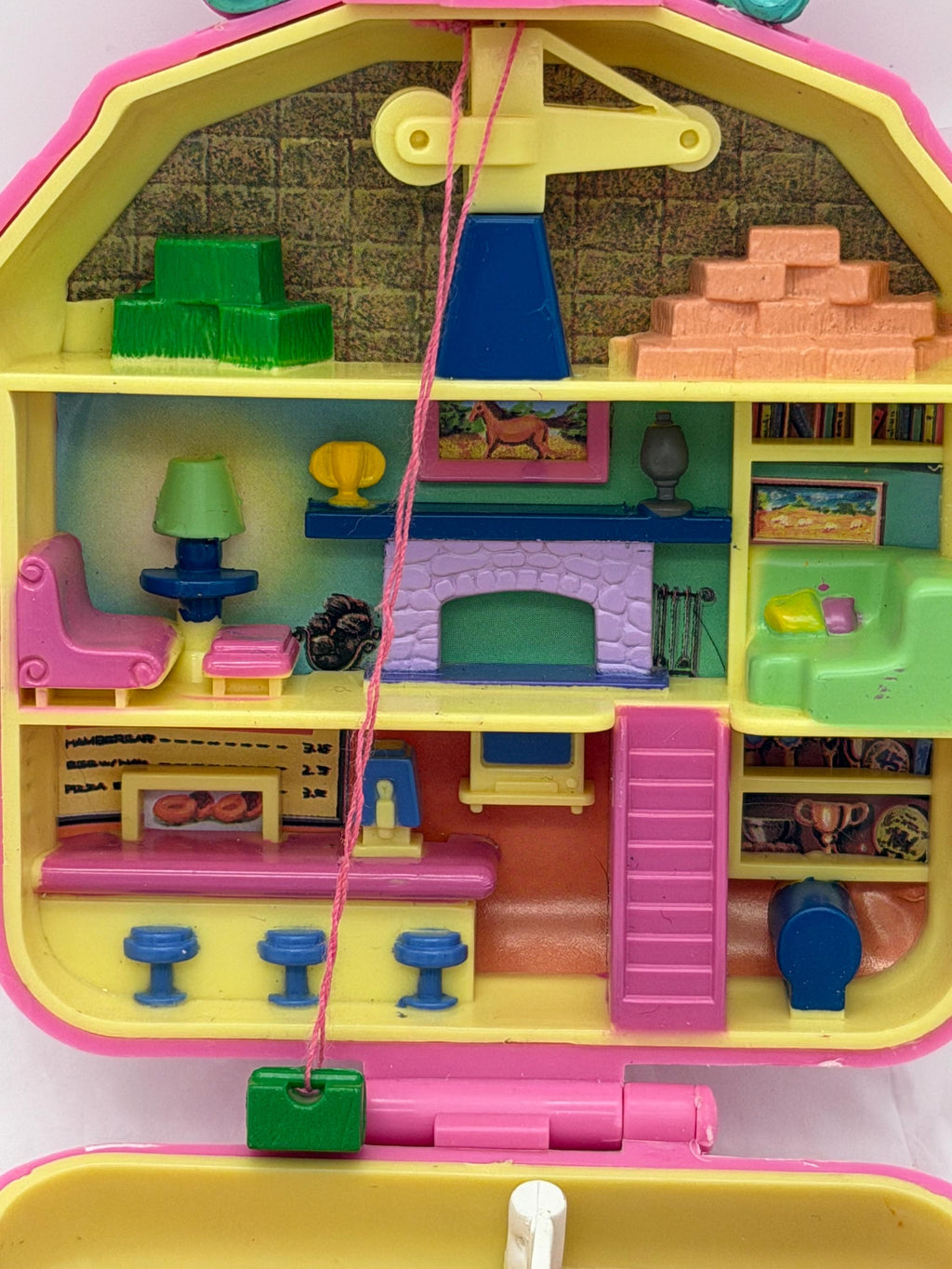 1994 Vintage Happy Trails Club Horse stable compact compatible with vintage Polly Pocket