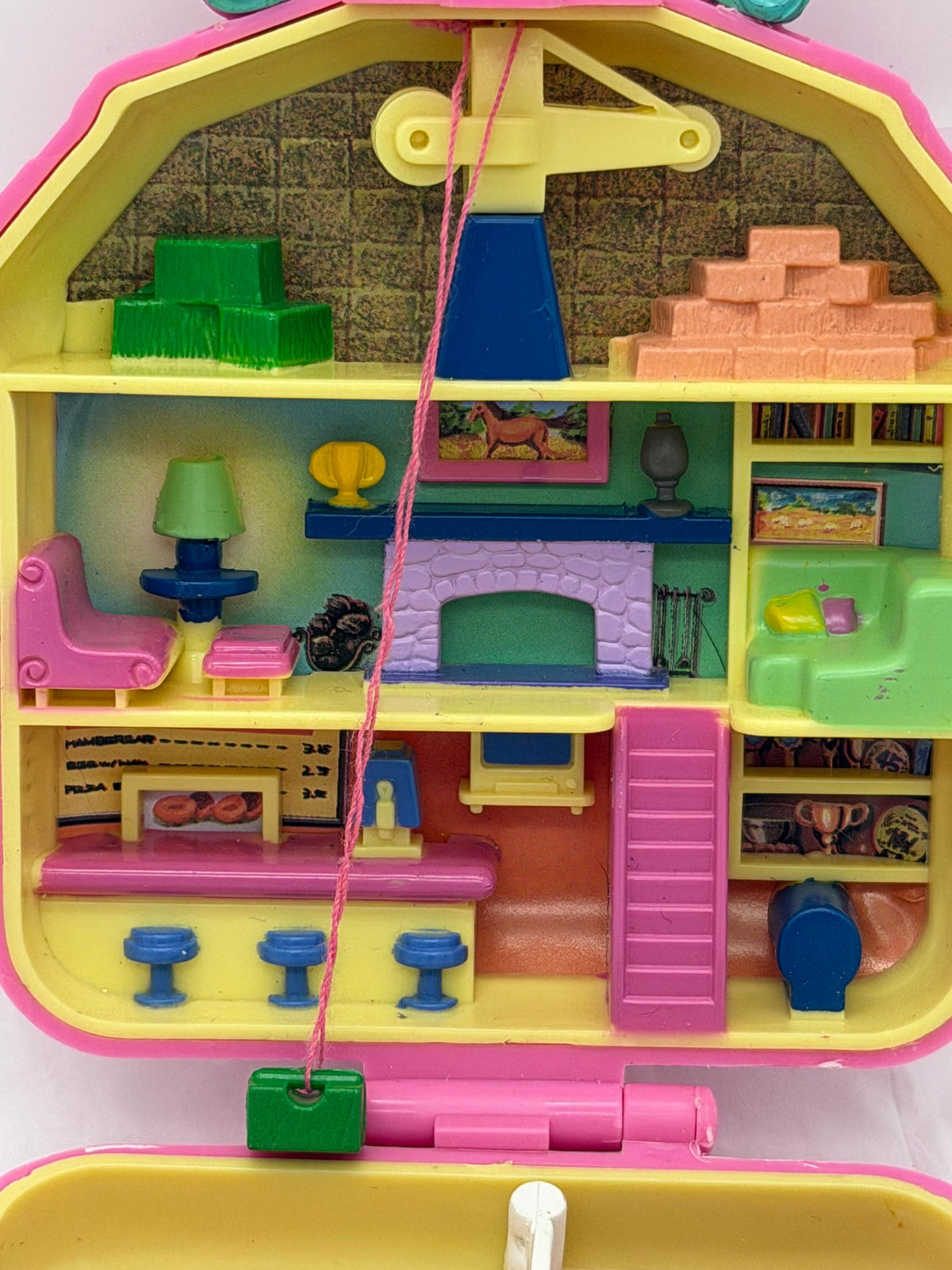 1994 Vintage Happy Trails Club Horse stable compact compatible with vintage Polly Pocket