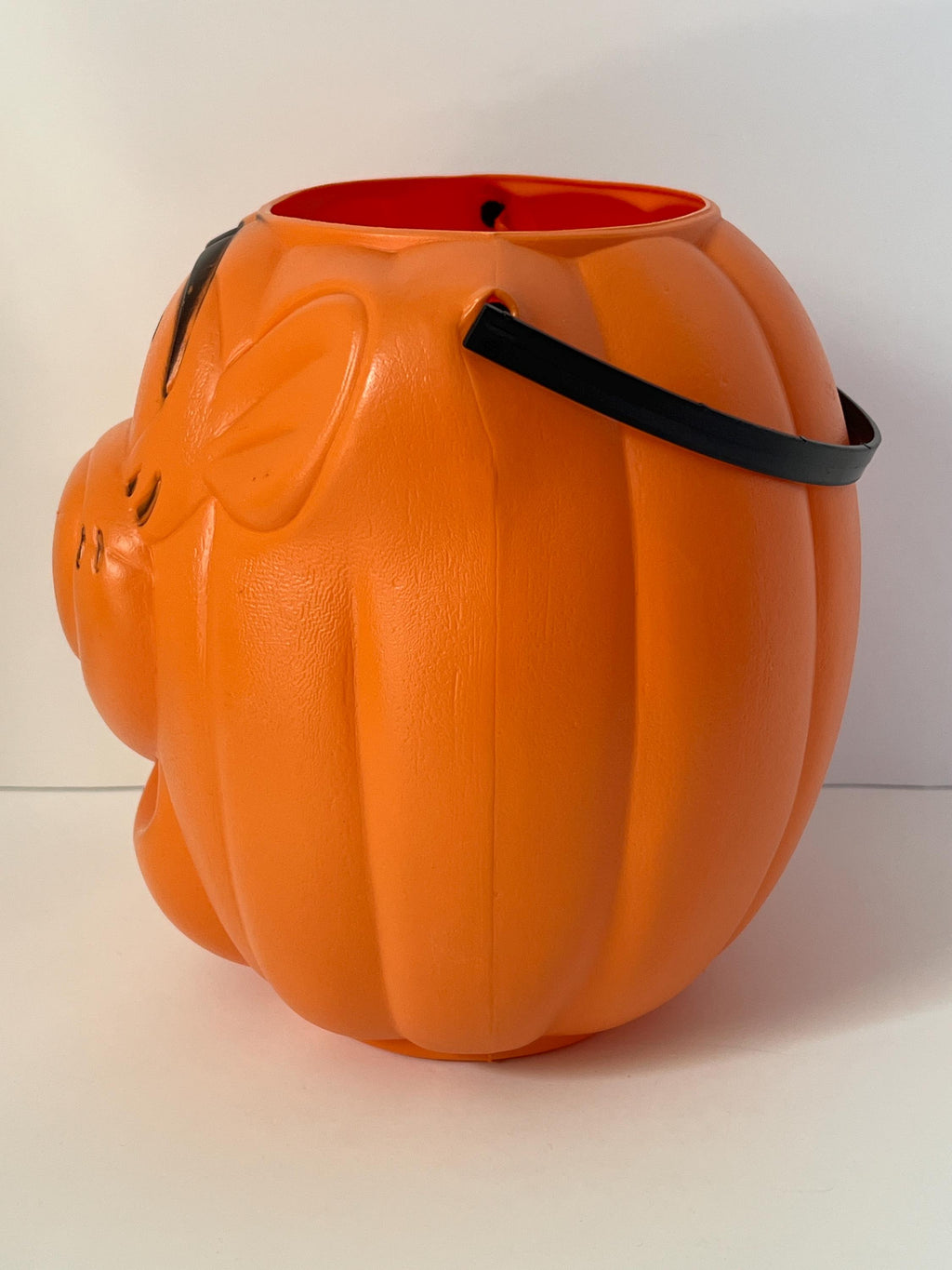 Vintage Disney Winnie the Pooh Tigger trick or treat pumpkin pail