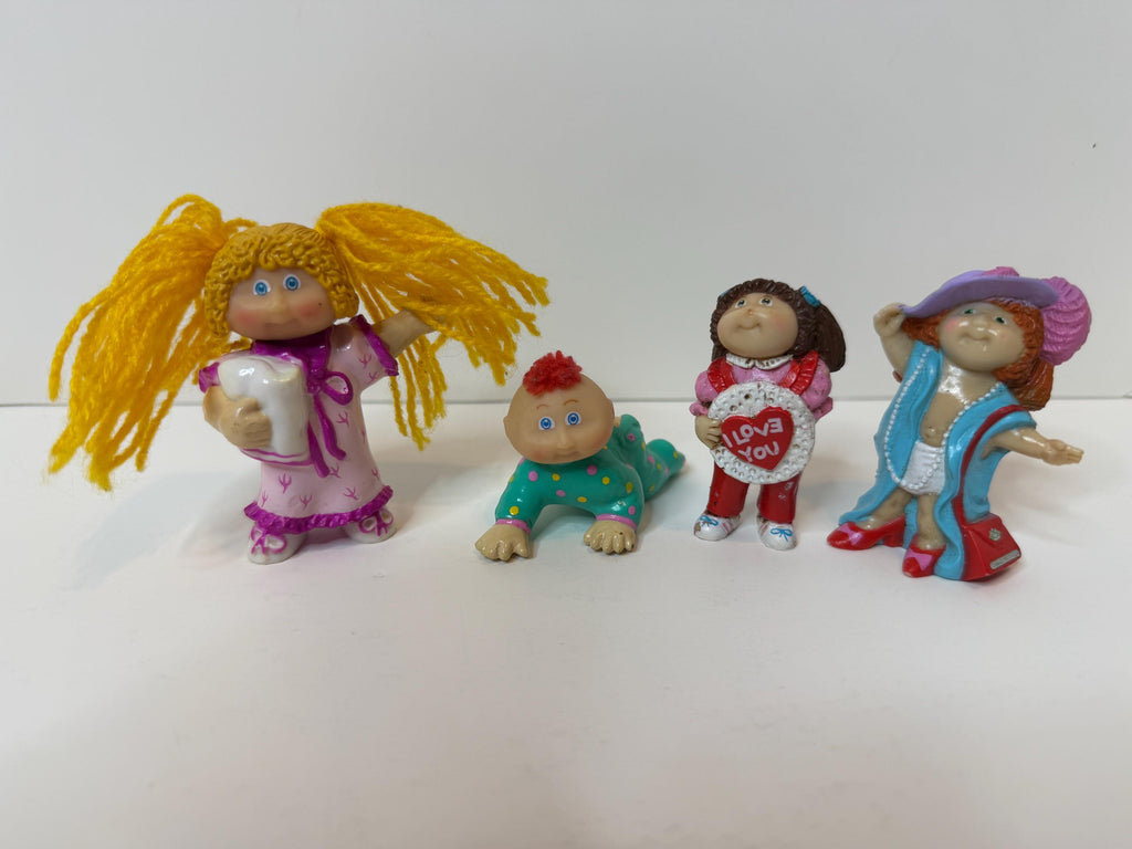 Vintage Mattel Cabbage Patch Kid Love n Go Baby Nursery case with minis