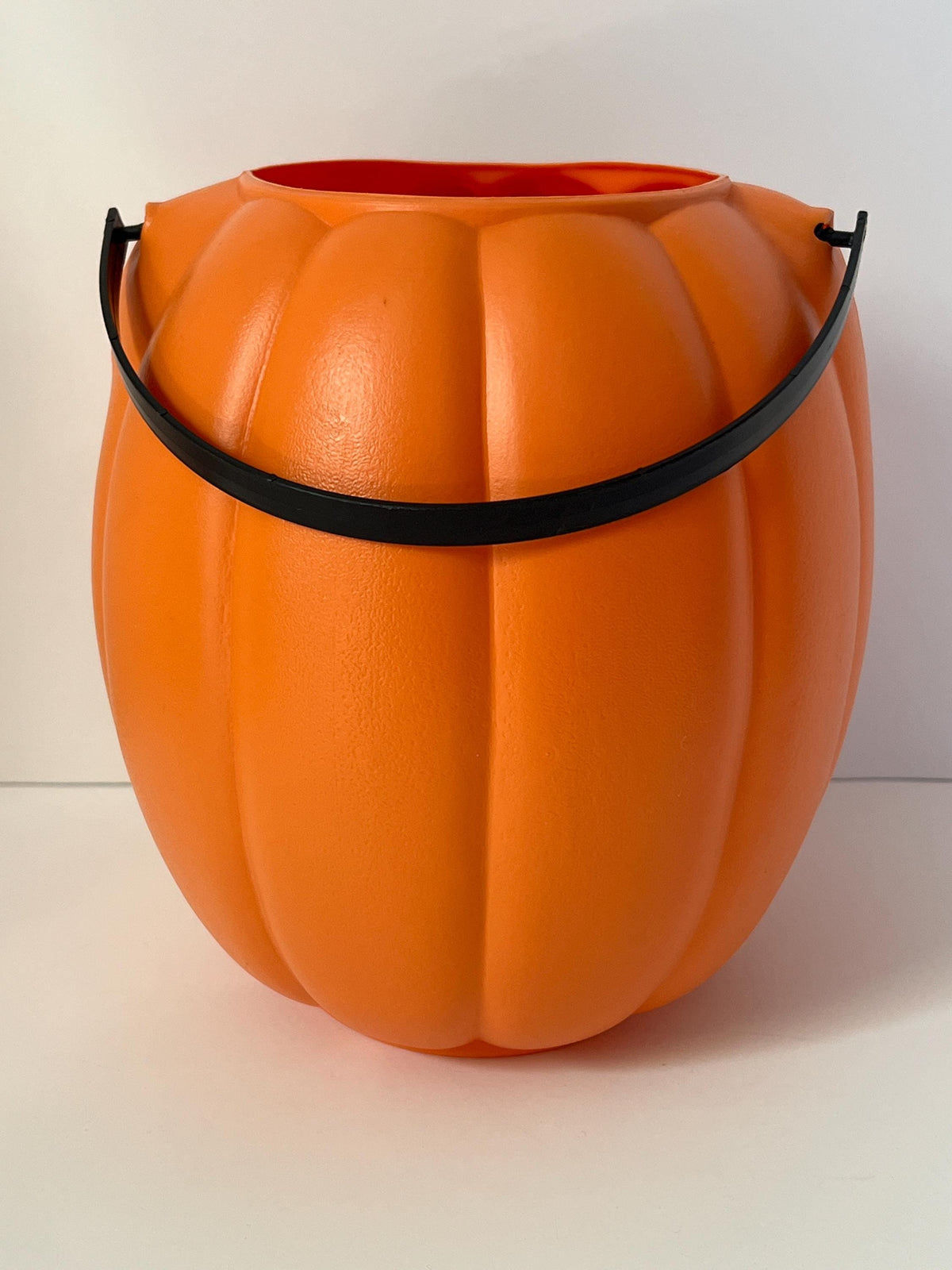 Vintage Disney Winnie the Pooh Tigger trick or treat pumpkin pail