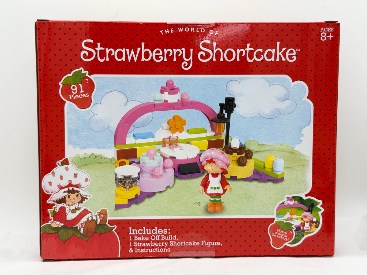 Strawberry Shortcake Berry Bake Off Build brick playset and figure