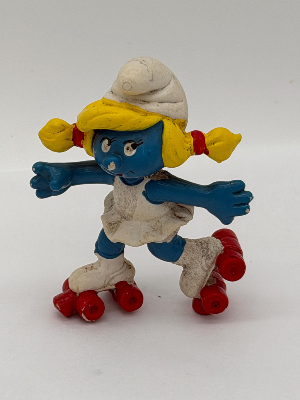 1983 Smurfs Roller Skating Smurfette by Peyo/Schleich PVC figure