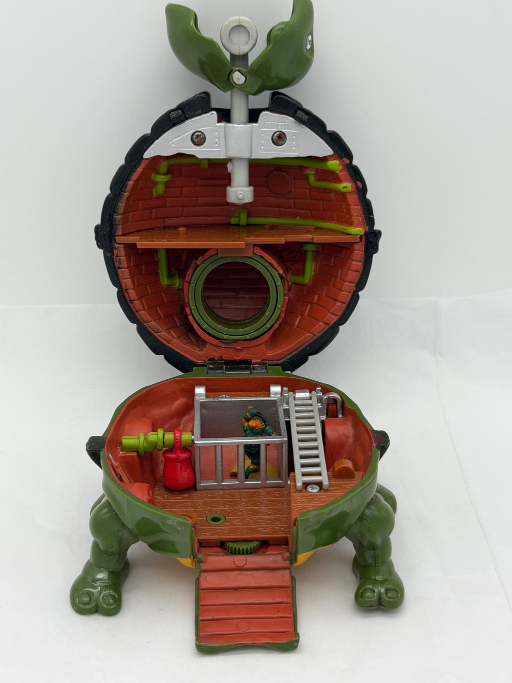 Vintage Teenage Mutant Ninja Turtles TMNT Playmates / Mirage Sewer Micro Leonardo playset