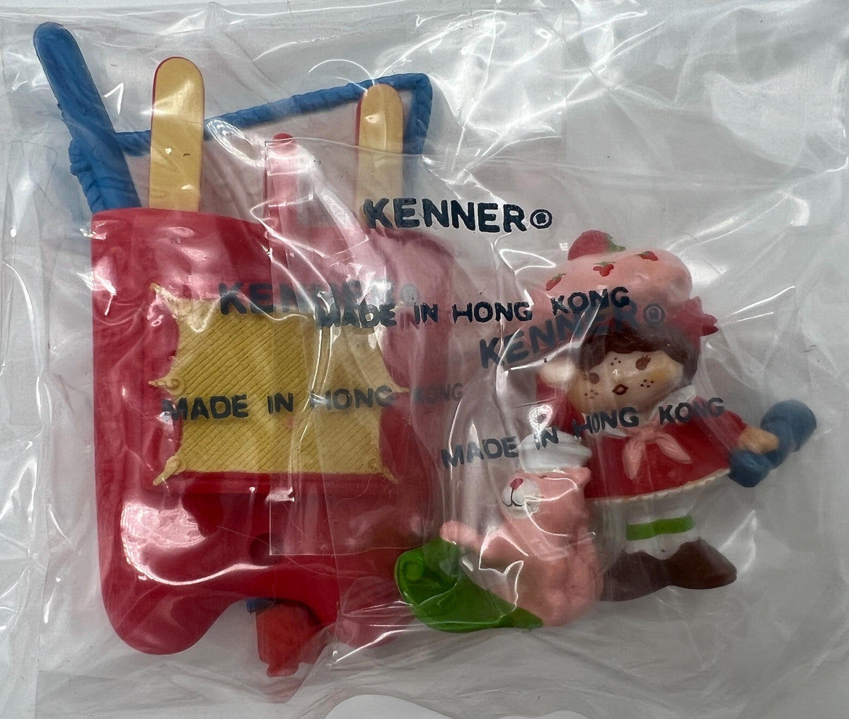 Vintage Kenner Strawberry Shortcake and Custard Deluxe sailboat mini figure, sealed, complete