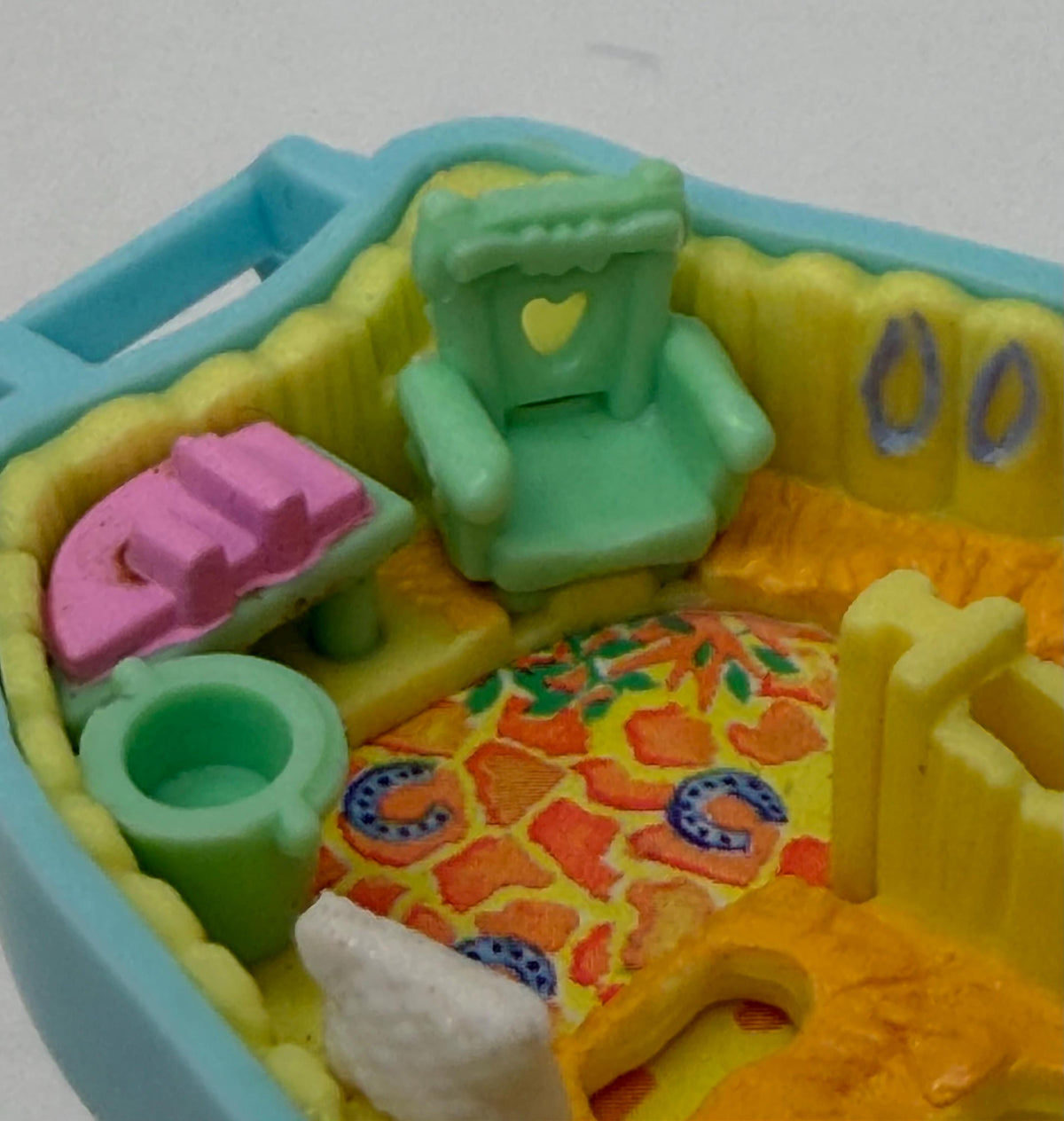 1995 Vintage Polly Pocket Bluebird Toys Pony Sisters tiny compact as is