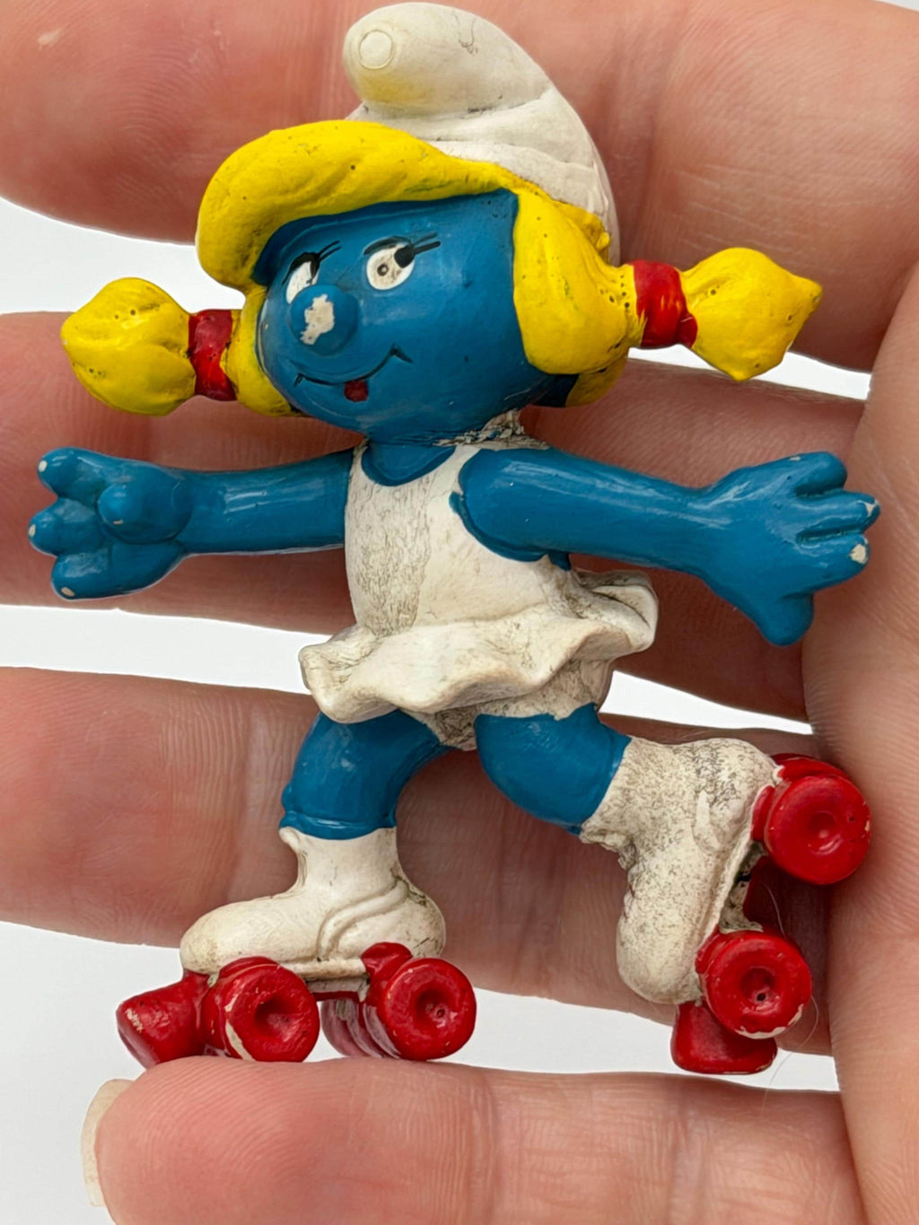 1983 Smurfs Roller Skating Smurfette by Peyo/Schleich PVC figure